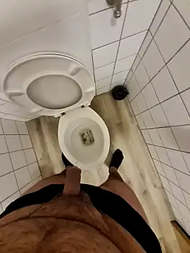 Snapshot of Cem-aus-Nrw-Krefeld chatting on 02.14.25 Cem-aus-Nrw-Krefeld online show from 02.14.25