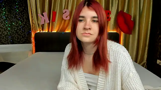 Snapshot of _Polly_Love_ chatting on 02.18.25 Polly Love online show from 02.18.25