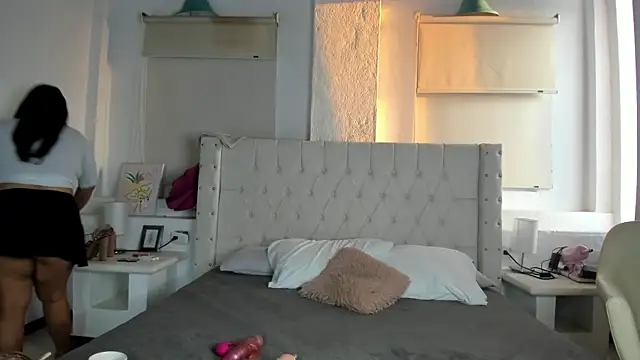 Snapshot of Gabycutee chatting on 02.14.25 Gabycutee online show from 02.14.25