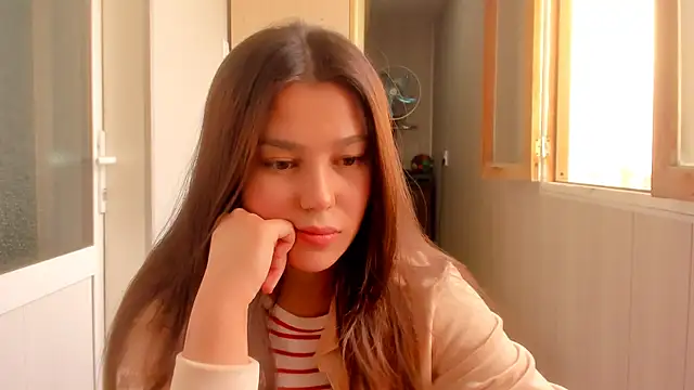 Snapshot of LunaXmii chatting on 10.03.25 LunaXmii online show from 10.03.25