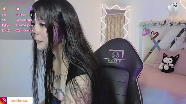 Snapshot of hina_tay chatting on 11.03.25 hina tay online show from 11.03.25