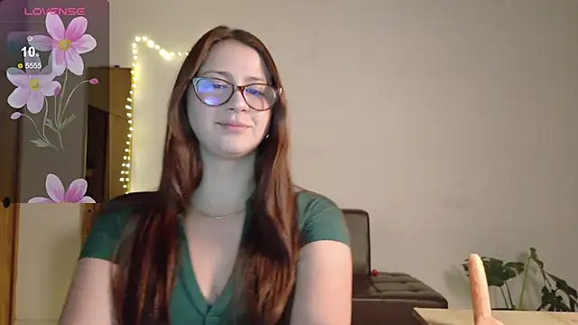 Snapshot of Rachel_t_ chatting on 02.01.25 Rachel t online show from 02.01.25