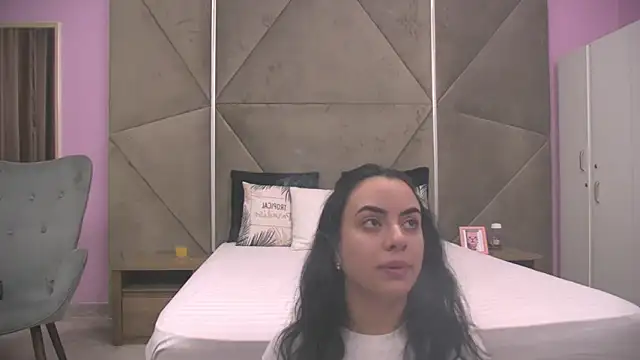 ElyzaIbarra online show from 10.17.25