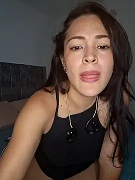 Snapshot of Sara_P10 chatting on 03.21.25 Sara P10 online show from 03.21.25