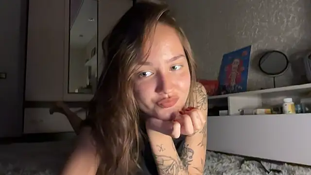 milkyWeyy online show from 10.10.25