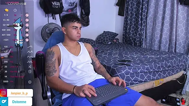 Snapshot of cJuan111 chatting on 09.19.25 cJuan111 online show from 09.19.25