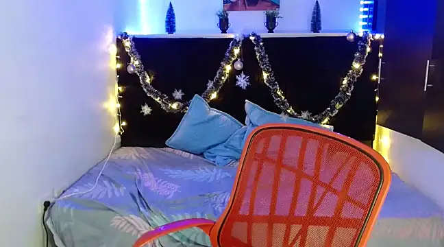 Snapshot of Miapeyton chatting on 12.10.24 Miapeyton online show from 12.10.24