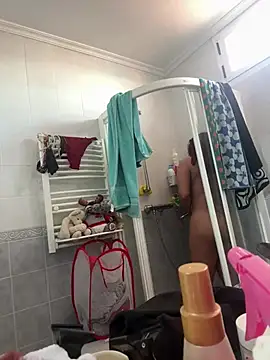 Snapshot of Miapeyton chatting on 03.21.25 Miapeyton online show from 03.21.25