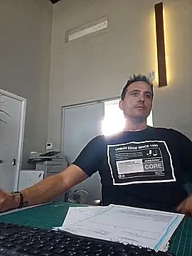 Snapshot of Lucas___81 chatting on 10.18.25 Lucas 81 online show from 10.18.25