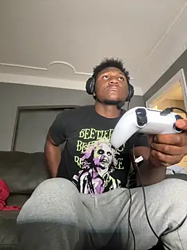 Snapshot of Festivitiesking1 chatting on 10.31.25 Festivitiesking1 online show from 10.31.25