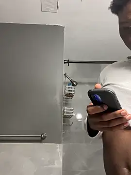 Snapshot of Festivitiesking1 chatting on 11.03.25 Festivitiesking1 online show from 11.03.25