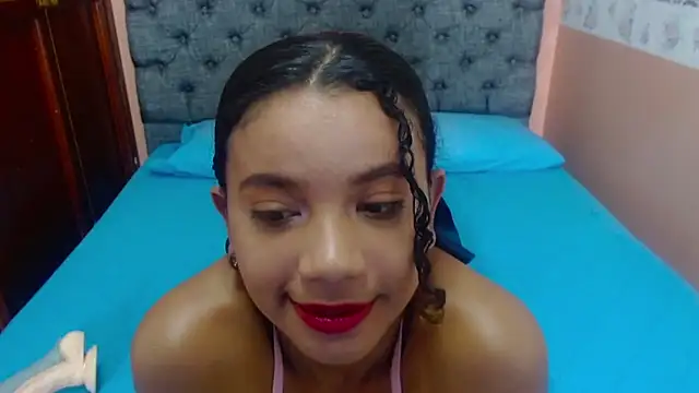 Snapshot of Angelica_Blue chatting on 12.21.24 Angelica Blue online show from 12.21.24