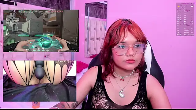 Snapshot of PetiteSalome chatting on 01.15.25 PetiteSalome online show from 01.15.25