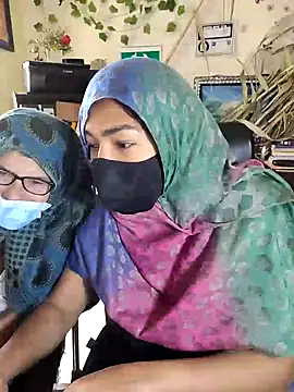 Snapshot of NAJWA-ARAB chatting on 12.10.24 NAJWA-ARAB online show from 12.10.24