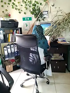 Snapshot of NAJWA-ARAB chatting on 01.23.25 NAJWA-ARAB online show from 01.23.25