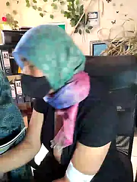 Snapshot of NAJWA-ARAB chatting on 02.19.25 NAJWA-ARAB online show from 02.19.25