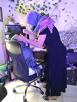 Snapshot of NAJWA-ARAB chatting on 03.19.25 NAJWA-ARAB online show from 03.19.25