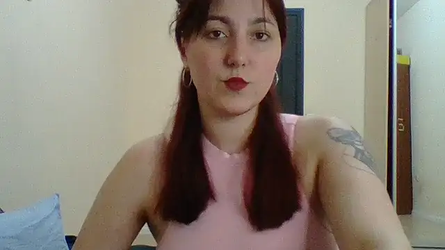 Snapshot of MiaStika chatting on 03.16.25 MiaStika online show from 03.16.25