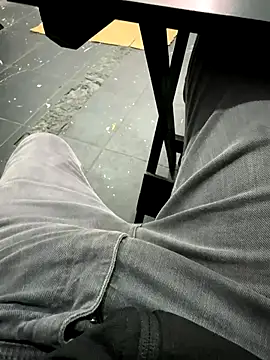 Snapshot of Farias8837 chatting on 10.30.25 Farias8837 online show from 10.30.25