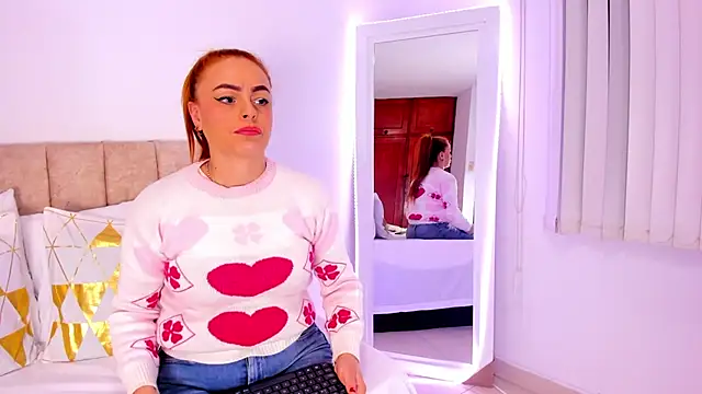 Snapshot of cristalwalker__ chatting on 12.01.25 cristalwalker online show from 12.01.25