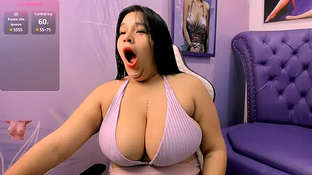 Snapshot of emma__milk_ chatting on 02.22.25 emma  milk  online show from 02.22.25