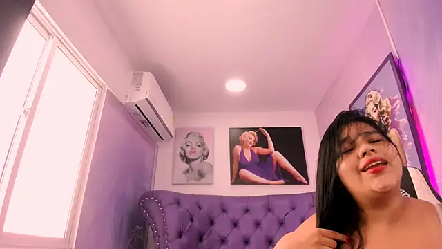Snapshot of emma__milk_ chatting on 03.18.25 emma  milk  online show from 03.18.25