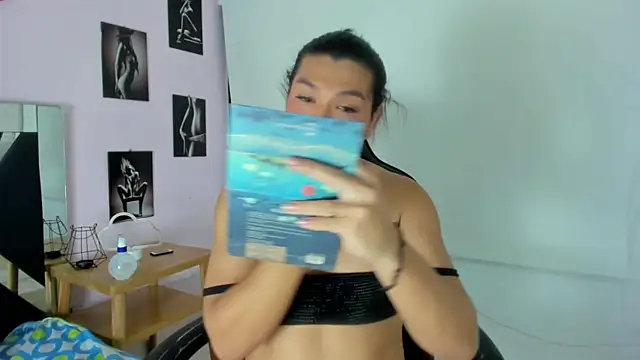 miavalentinaaa online show from 12.12.24