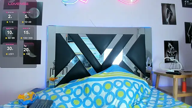 miavalentinaaa online show from 12.18.24