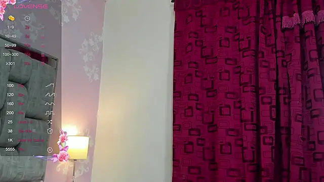 Snapshot of ValentinaThomas chatting on 03.20.25 ValentinaThomas online show from 03.20.25