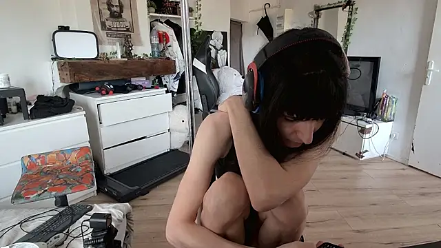 CeriseLapine online show from 10.31.25