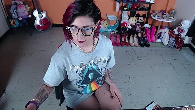 MissMiia2 online show from 01.14.25