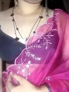 Snapshot of Indianhyna chatting on 02.14.25 Indianhyna online show from 02.14.25