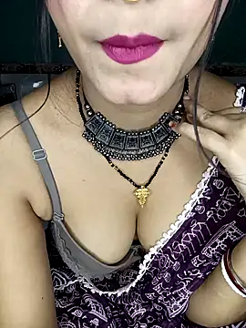 Snapshot of Diamond_queeen chatting on 01.25.25 Diamond queeen online show from 01.25.25