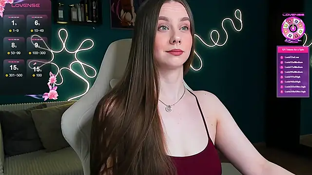 Snapshot of katie_taylorr chatting on 10.29.25 katie taylorr online show from 10.29.25