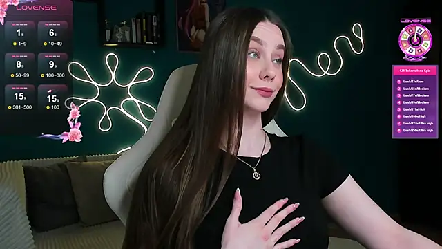 Snapshot of katie_taylorr chatting on 11.05.25 katie taylorr online show from 11.05.25