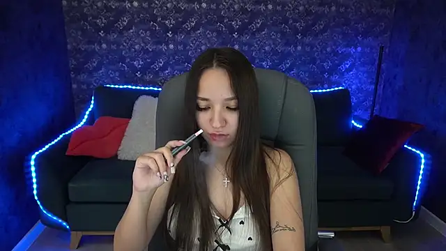 Snapshot of ElysLunar chatting on 12.10.24 ElysLunar online show from 12.10.24