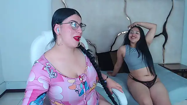 Snapshot of Criistaal_ chatting on 02.06.25 Criistaal  online show from 02.06.25