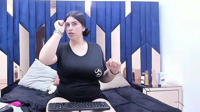 Snapshot of Criistaal_ chatting on 02.27.25 Criistaal  online show from 02.27.25