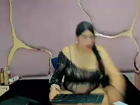 Snapshot of Criistaal_ chatting on 02.28.25 Criistaal  online show from 02.28.25