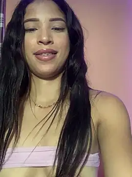 Snapshot of Nicole_cute1 chatting on 12.11.24 Nicole cute1 online show from 12.11.24