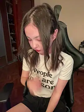 Snapshot of lalallalalaa- chatting on 02.11.25 lalallalalaa- online show from 02.11.25