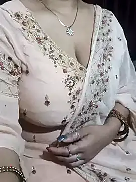 Snapshot of Anamika_Kapoor chatting on 03.05.25 Anamika Kapoor online show from 03.05.25