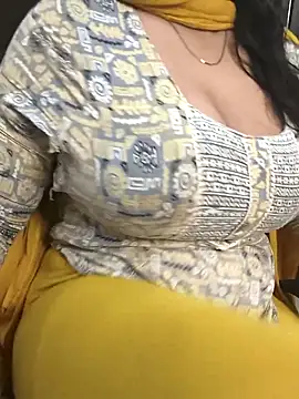 Snapshot of Anamika_Kapoor chatting on 09.11.25 Anamika Kapoor online show from 09.11.25