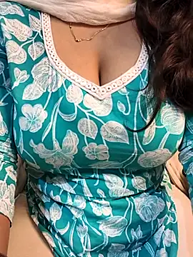 Snapshot of Anamika_Kapoor chatting on 09.19.25 Anamika Kapoor online show from 09.19.25