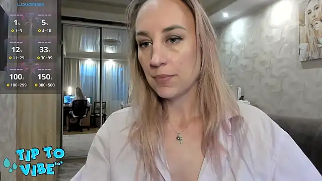Snapshot of lady_Nati chatting on 03.01.25 lady Nati online show from 03.01.25