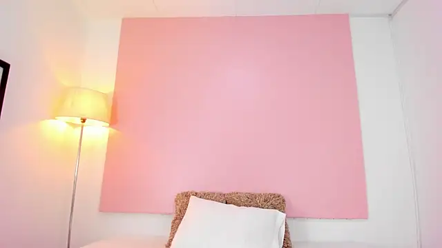 Snapshot of andyylove_jk chatting on 11.22.25 andyylove jk online show from 11.22.25