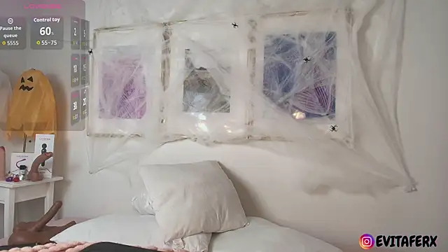 Snapshot of Eva_depp chatting on 10.16.25 Eva depp online show from 10.16.25