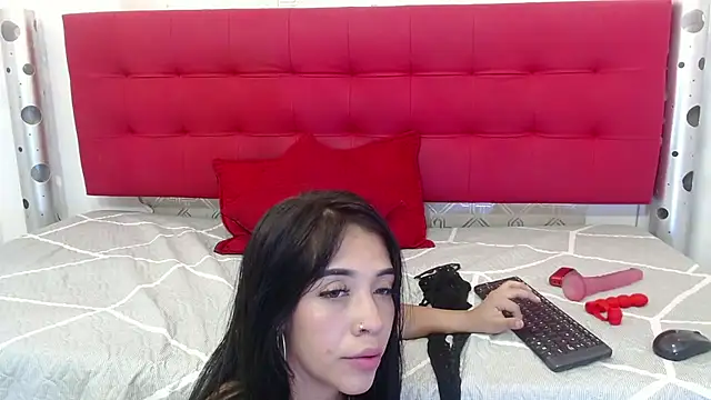 Snapshot of zhamira_21 chatting on 02.07.25 zhamira 21 online show from 02.07.25