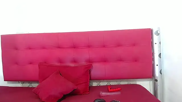 Snapshot of zhamira_21 chatting on 02.20.25 zhamira 21 online show from 02.20.25