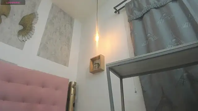 Snapshot of zhamira_21 chatting on 09.11.25 zhamira 21 online show from 09.11.25